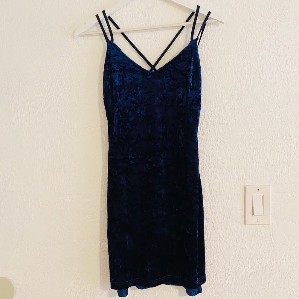 Navy Blue Velvet Fitted Cocktail/Party Dress